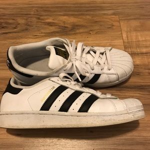 Adidas originals superstars size 8.5 US women